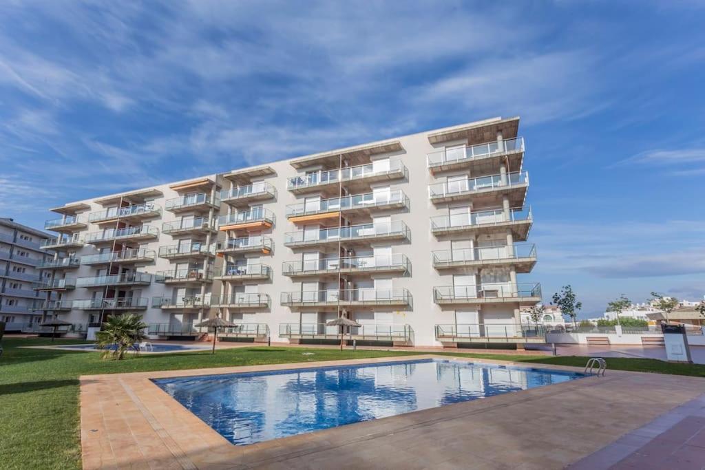 Piso De 2 Habitaciones, 3 Piscinas Y Cerca Del Mar Roses Exterior foto